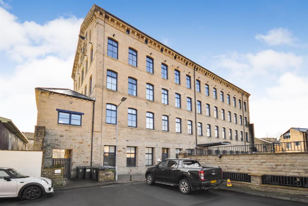 Additional image 11 of The Locks, Bingley