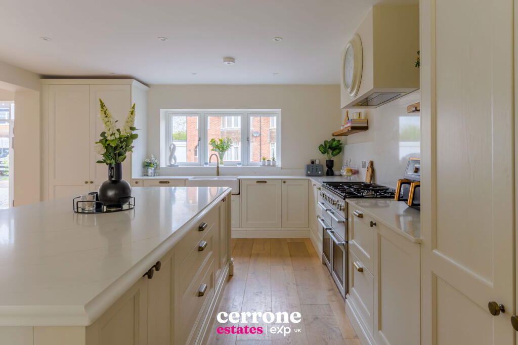 Additional image 4 of Holt Gardens, Studley, Warwickshire, B80 7NU