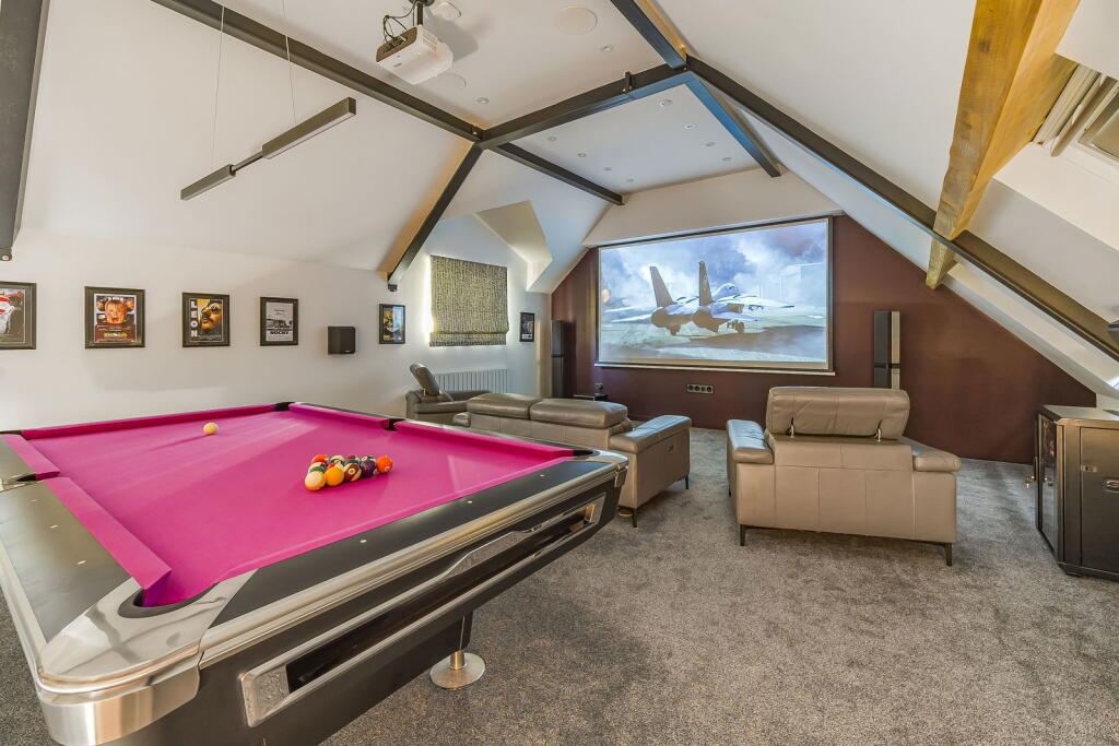 Additional image 22 of Littlebeck, Gilstead Lane, Bingley, BD16 3LN