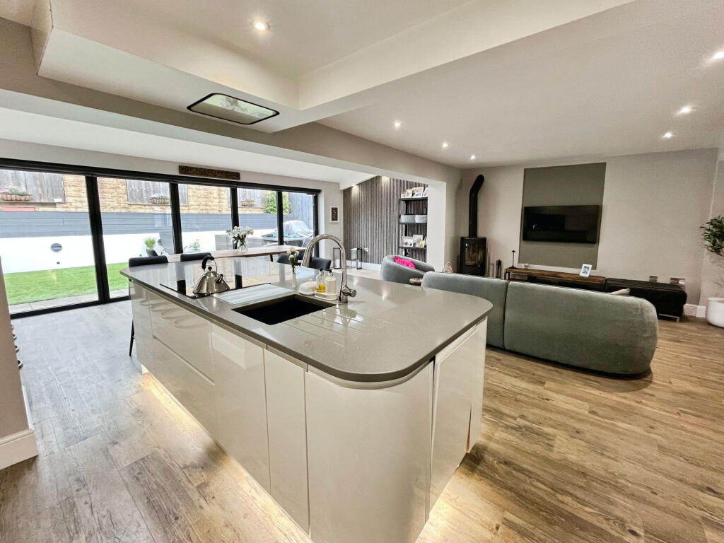Additional image 4 of Agincourt Drive, Gilstead, Bingley, BD16 3JY