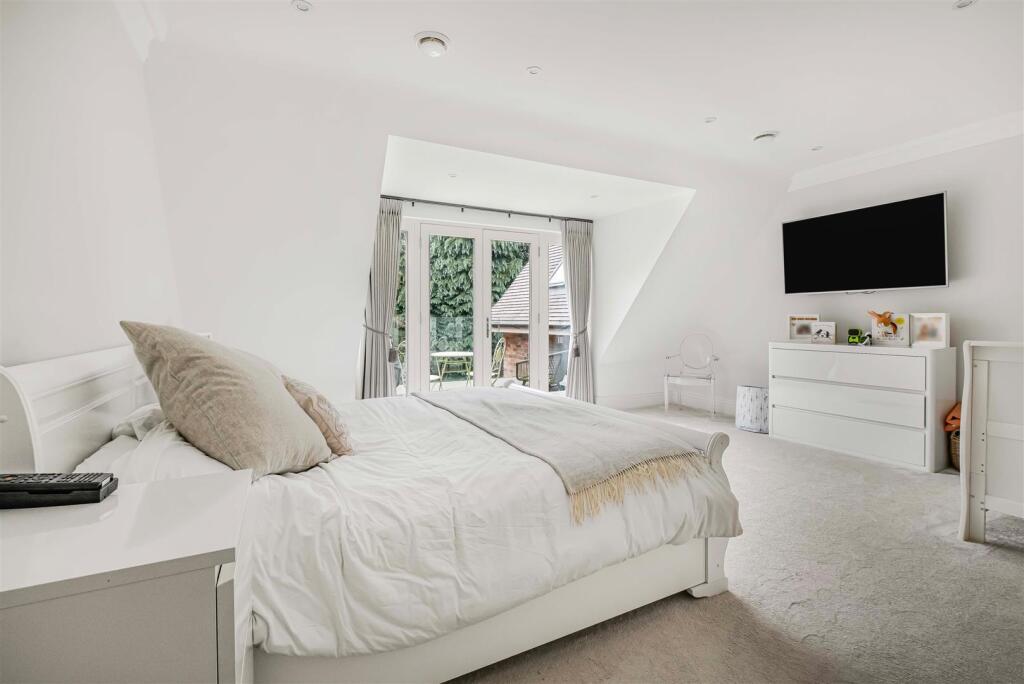 Additional image 41 of Hartopp Road, Four Oaks Park