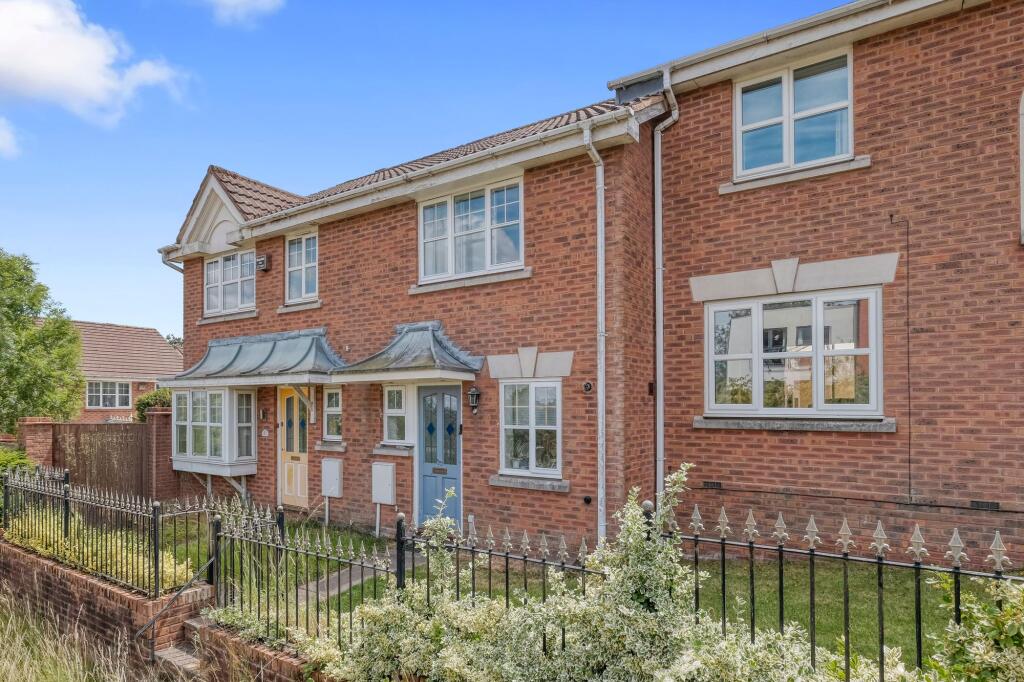 Brookdale Close, Rednal, B45