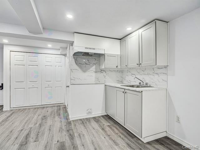 4867 Rue MacKenzie|Montréal (Côte-des-Neiges/Notre-Dame-de-Grâce), Quebec H3W1B4