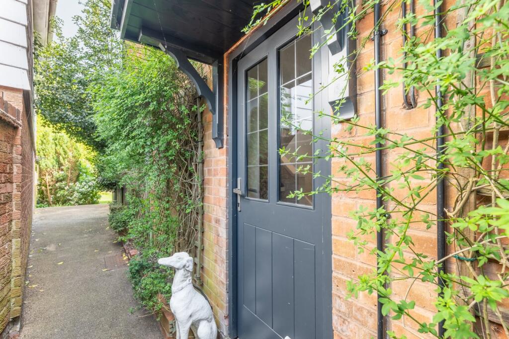 Additional image 40 of High Street, Henley in Arden, Warwickshire, B95