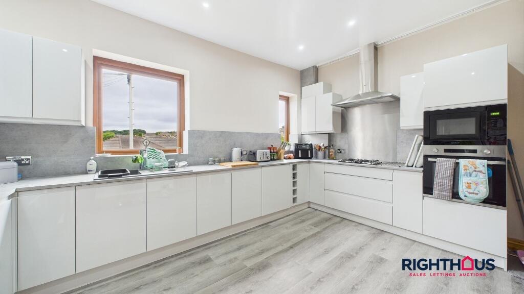 Additional image 5 of Huddersfield Road, Wyke, BD12