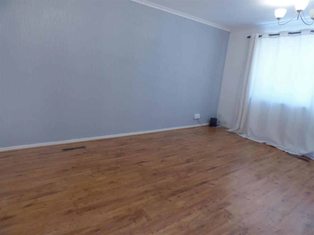 Additional image 7 of Windsor Close, Tamworth