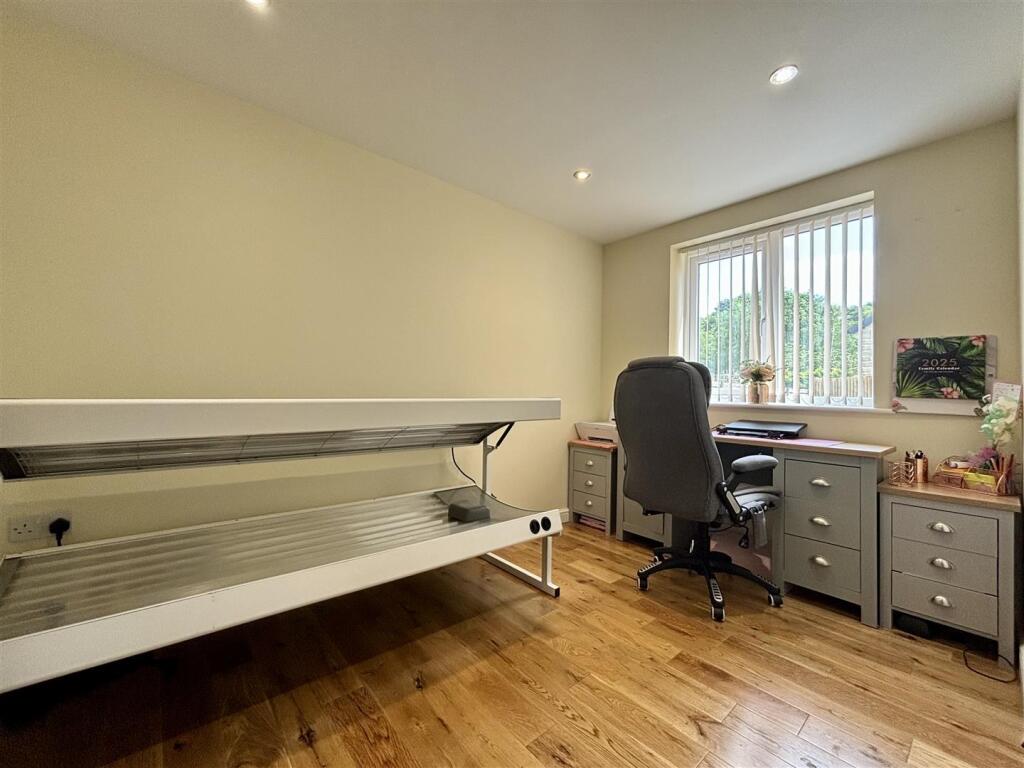 Additional image 14 of Park Lane, Queensbury, BD13 1QH