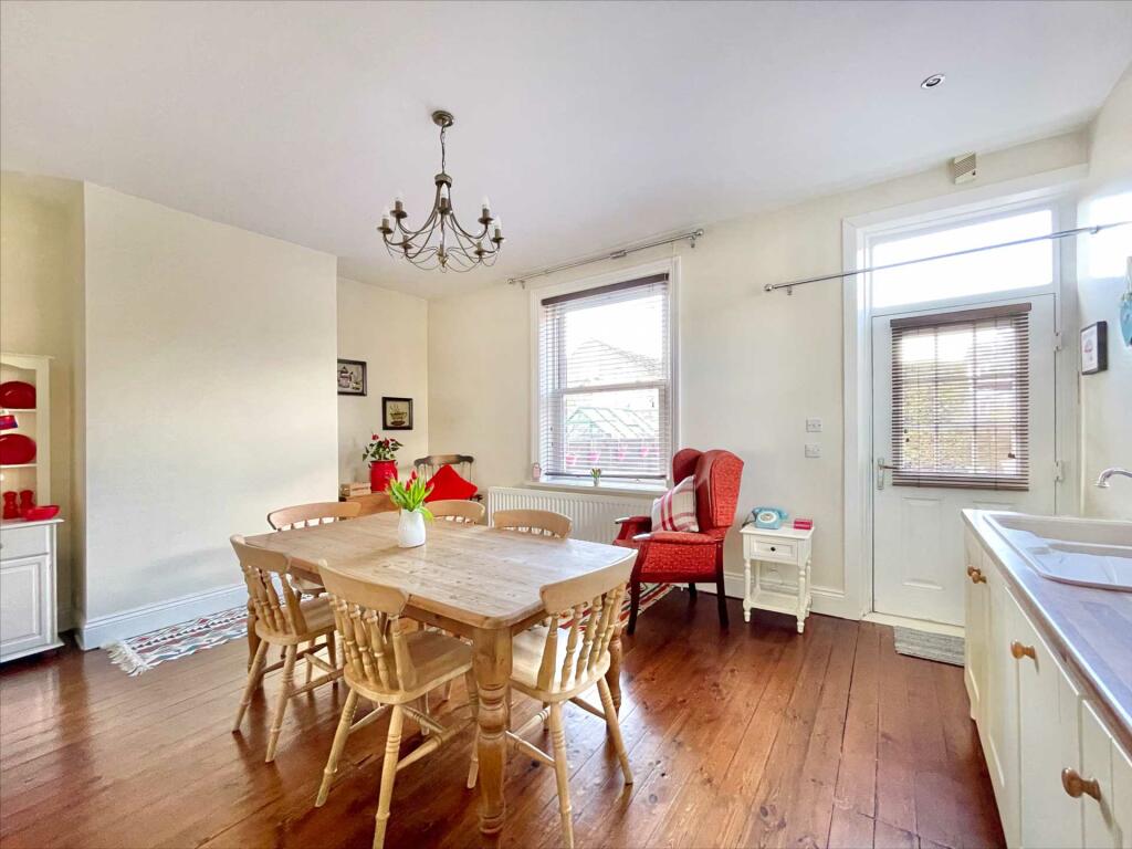 Additional image 5 of Bradford Road, Birkenshaw