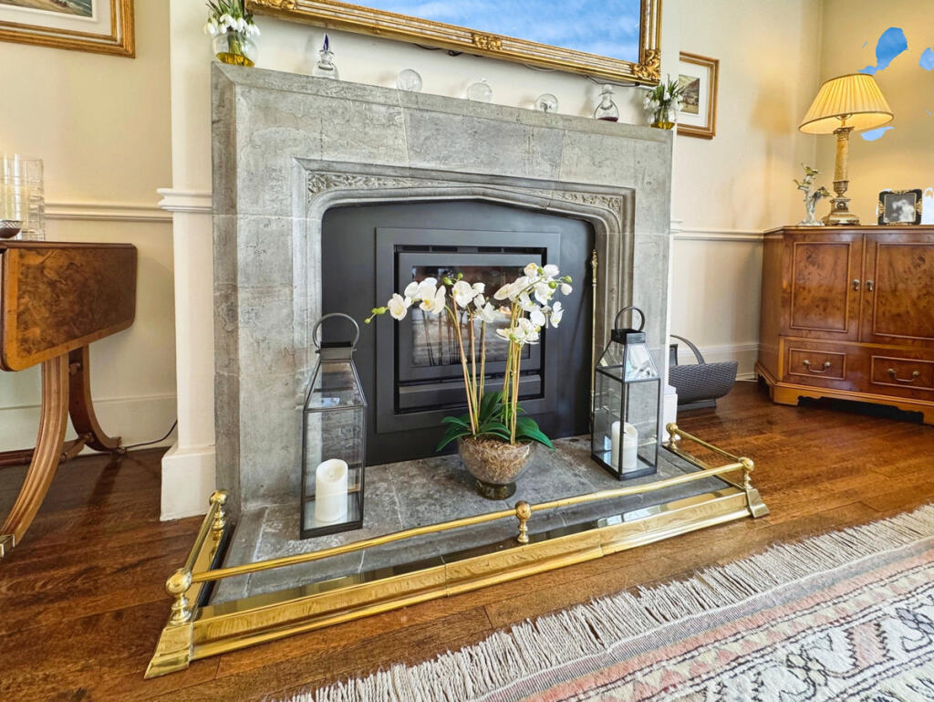 Additional image 11 of Ullenhall Lane, Over 10 Acres with Stables, Swimming Pool