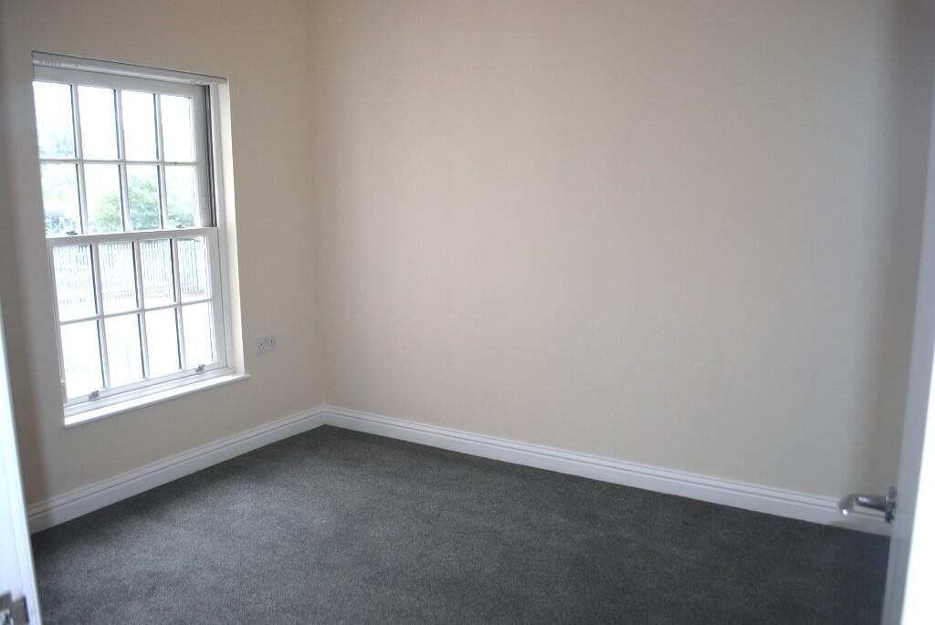 Additional image 4 of ***attention Investors And First Time Buyers, Yield Over 8%  A Modern, Purpse-built 2-bedroom 1ST Floor  Apartment***