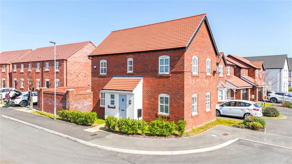 Hutchinson Close, Tamworth, Staffordshire, B79