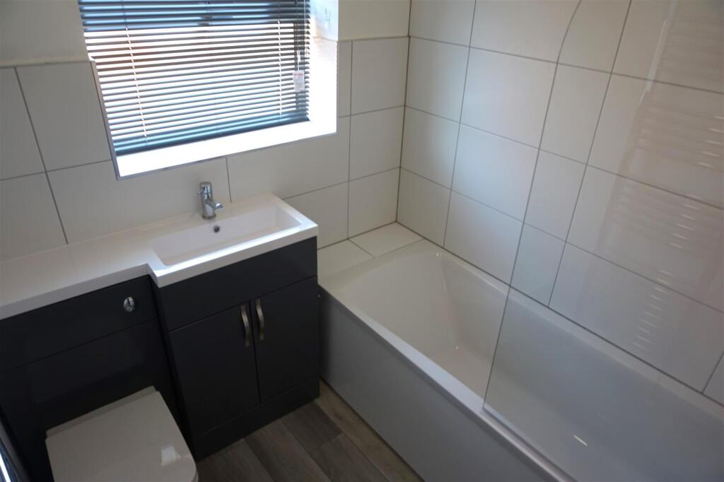 Additional image 7 of Foxlydiate Crescent, Redditch