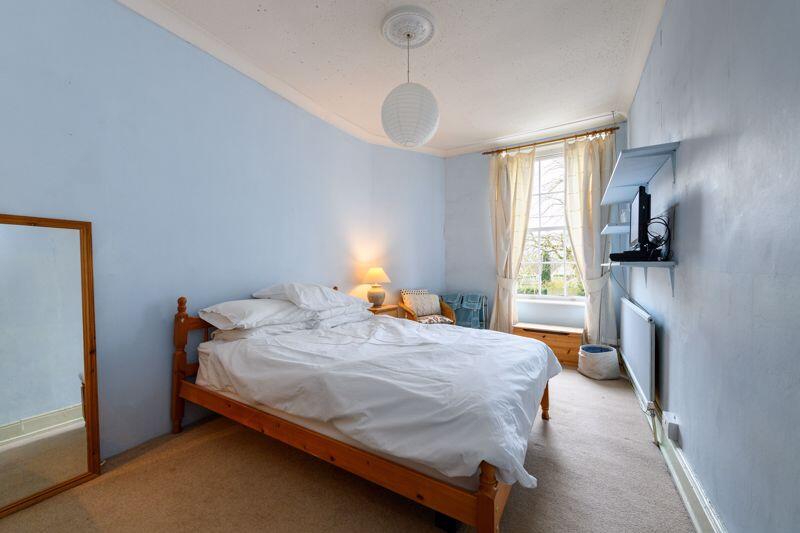 Additional image 31 of Holt