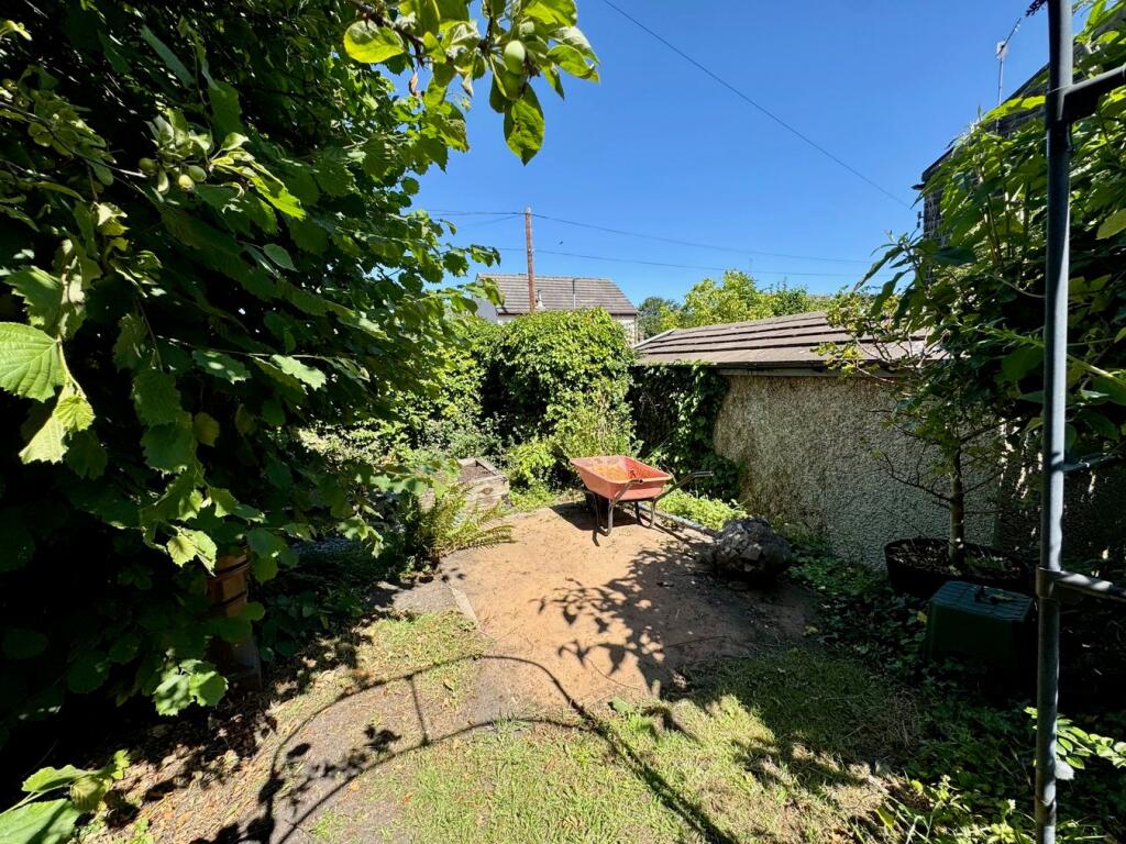 Additional image 20 of Windhill Old Road, Thackley, Bradford, BD10