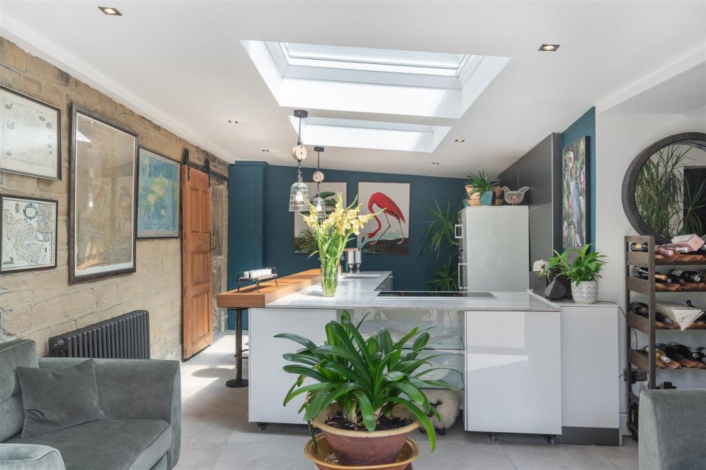 Additional image 4 of Character Property on Woodlands Drive