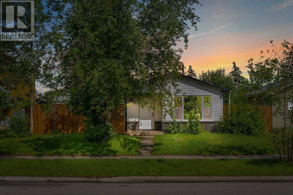 40 Erin Woods Drive SE|Calgary, Alberta T2B2S1