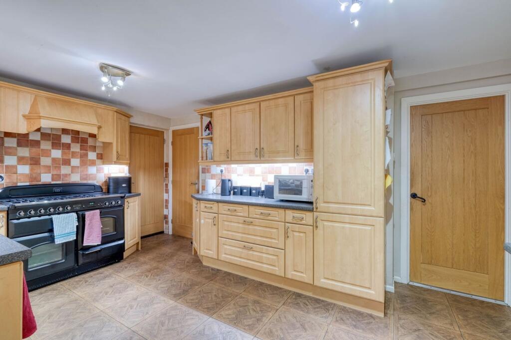 Additional image 6 of Oakham Close, Redditch, B98