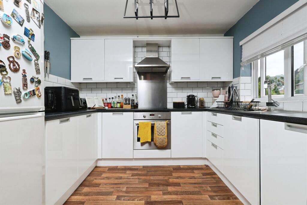 Additional image 18 of Fardew Court, Bingley