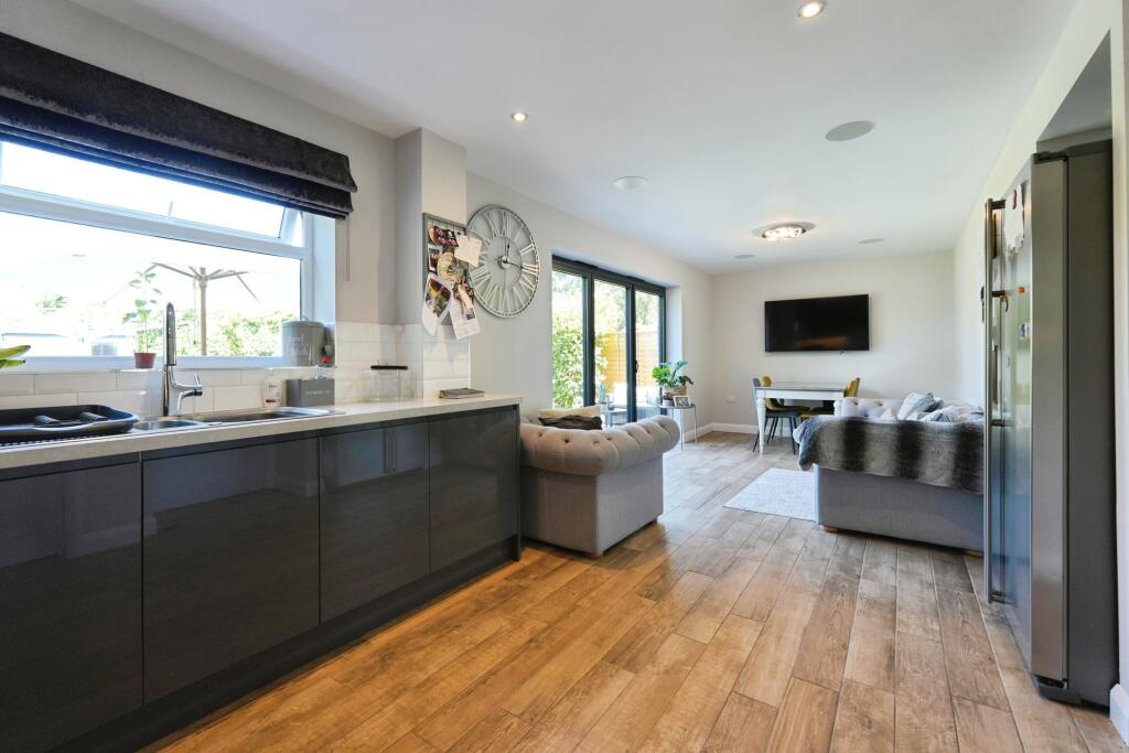 Additional image 13 of Holt Gardens, Studley, B80