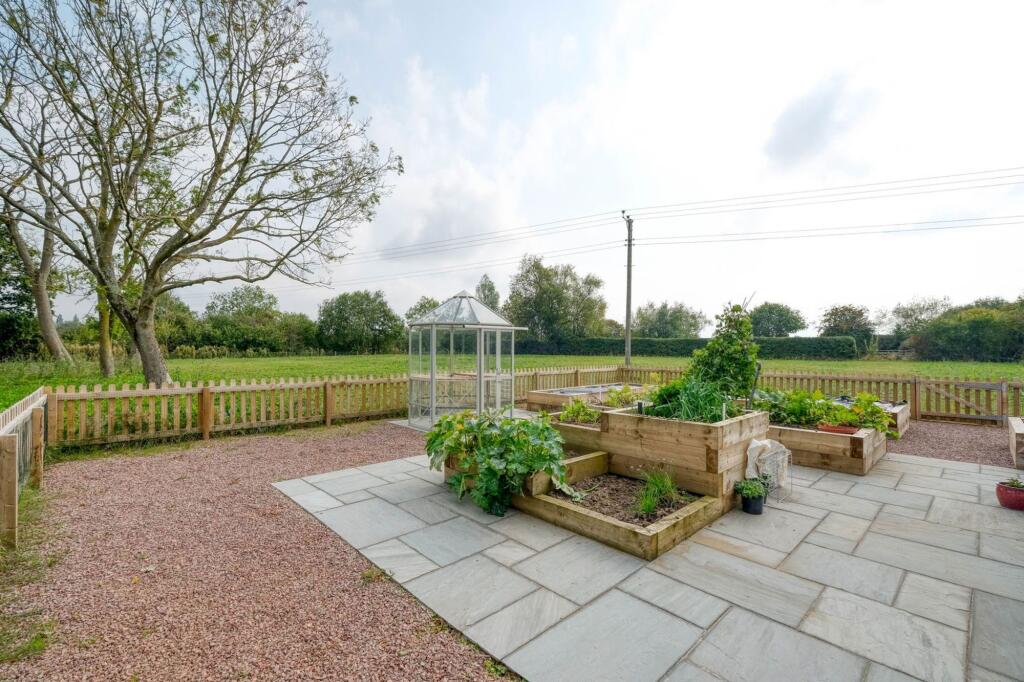 Additional image 18 of Droitwich Road, Bradley Green, B96