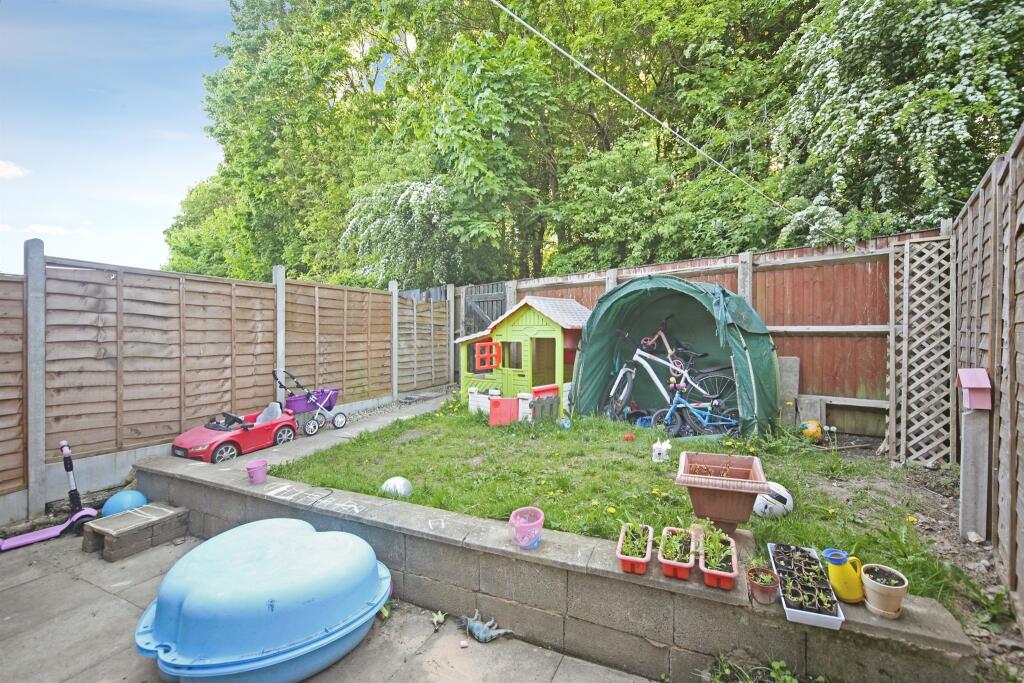 Additional image 18 of Huins Close, Redditch