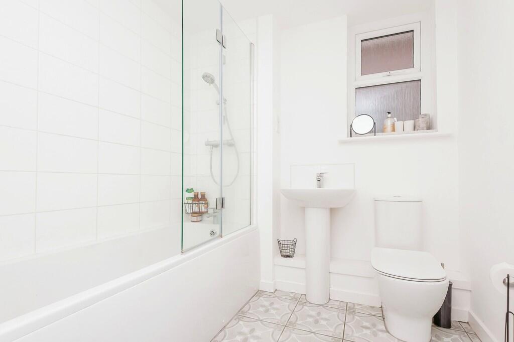 Additional image 8 of Heathfield Lane, Birkenshaw, Bradford