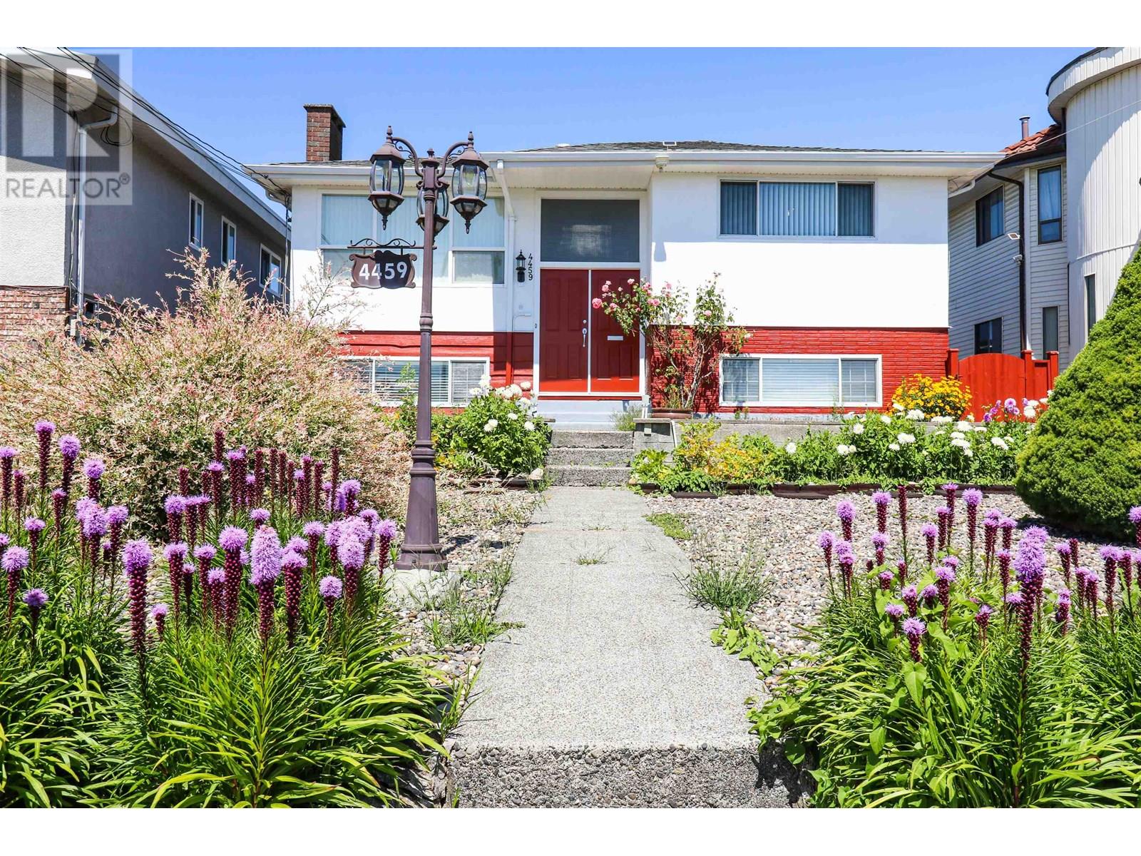 4459 RUMBLE STREET|Burnaby, British Columbia V5J2A4