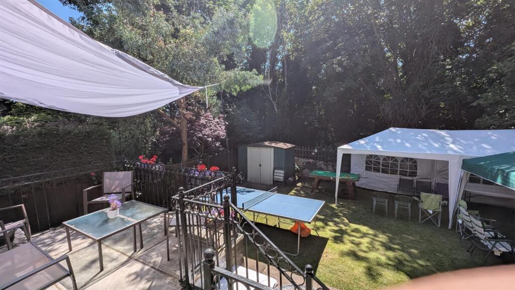 Additional image 31 of Crownest Lane, Bingley