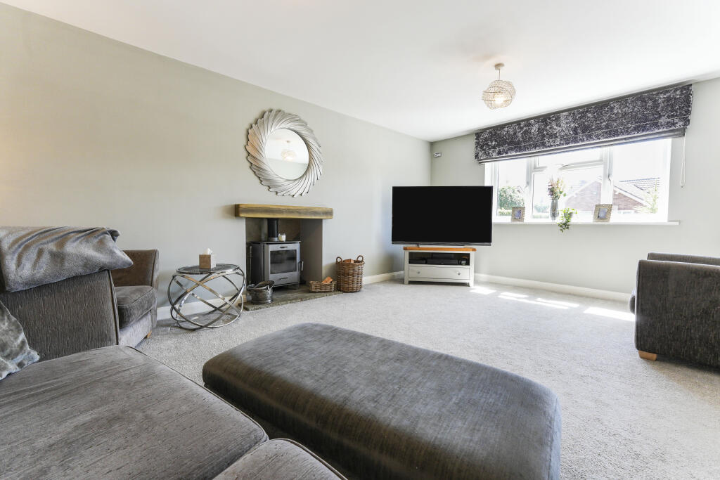 Additional image 10 of Holt Gardens, Studley, B80