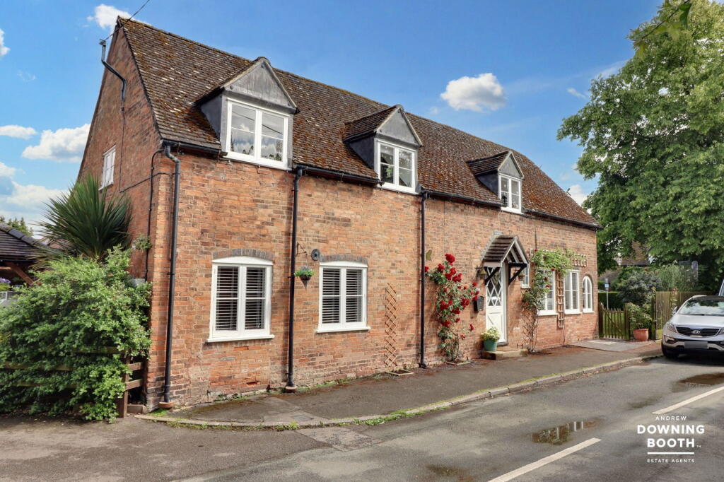 Property image for The Square, Elford - Five Double Bedroom Detached Cottage