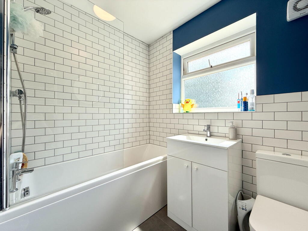 Additional image 14 of Headley Rise, Shirley