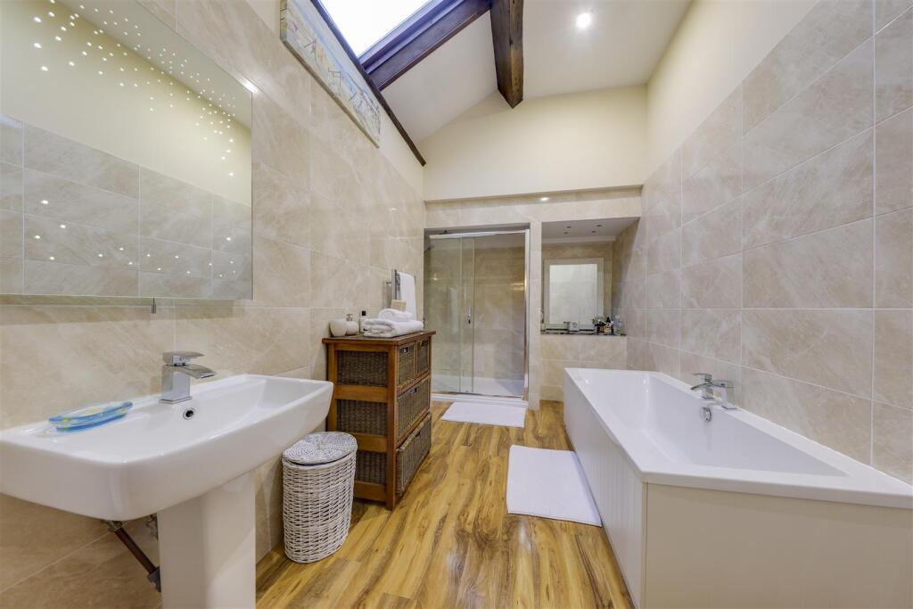 Additional image 33 of Hurst Lane, Rawtenstall, Rossendale, Lancashire - With Annexe & Spa Room
