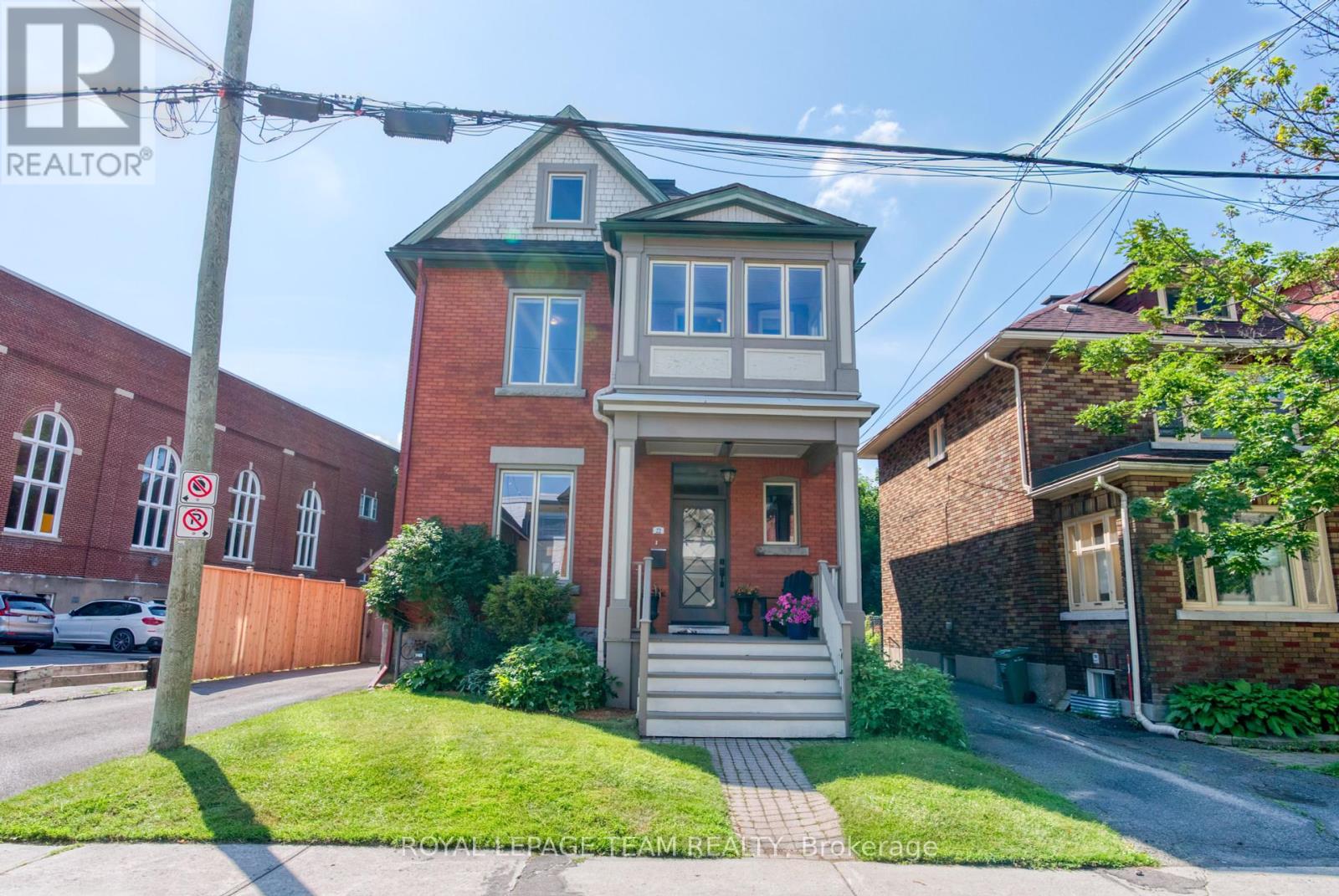 22 ROSEBERY AVENUE|Ottawa, Ontario K1S1W2