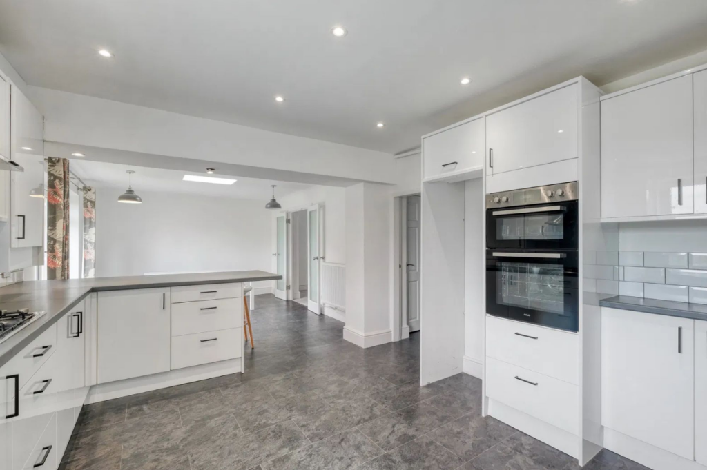 Additional image 3 of New Road, Studley, B80