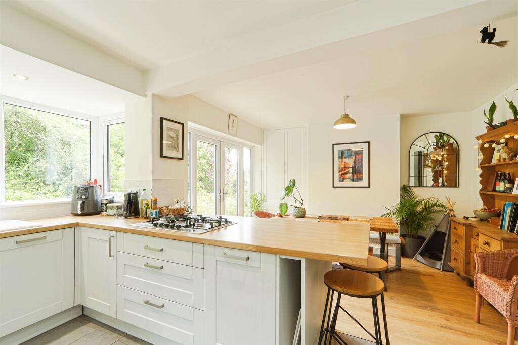 Additional image 4 of Villa Grove, Bingley