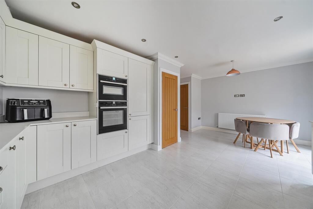 Additional image 6 of Shepherd Close, Yeovil