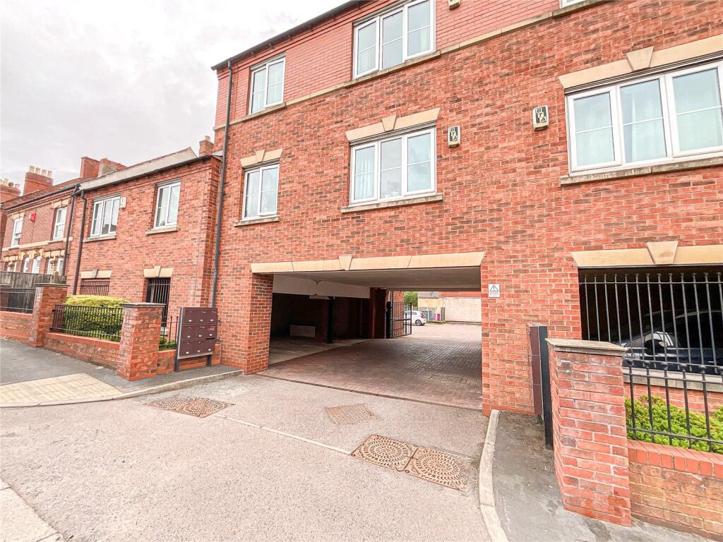 Thomas Street, Tamworth, Staffordshire, B77