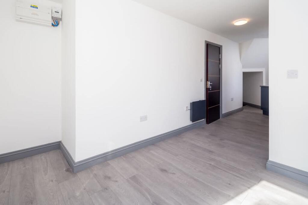 Additional image 3 of Bacup Road, Waterfoot, BB4 - Mixed Use Property Yeilding Over 11%