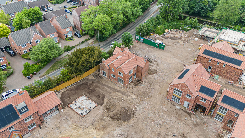 Additional image 4 of The Farmhouse, Wharf Farm, Dickens Heath Road