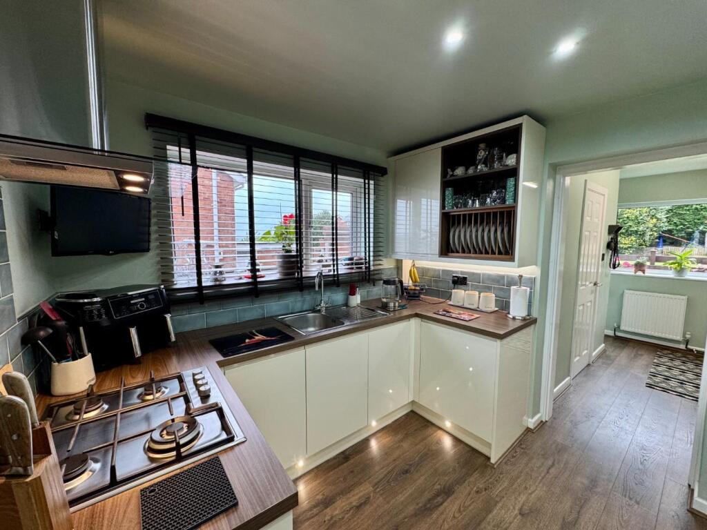 Additional image 38 of Harrogate Crescent, Burnley