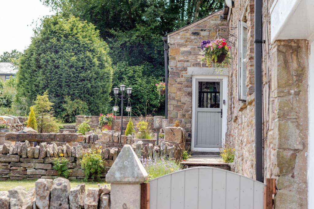 Additional image 51 of Meadow Head Lane, Darwen, BB3