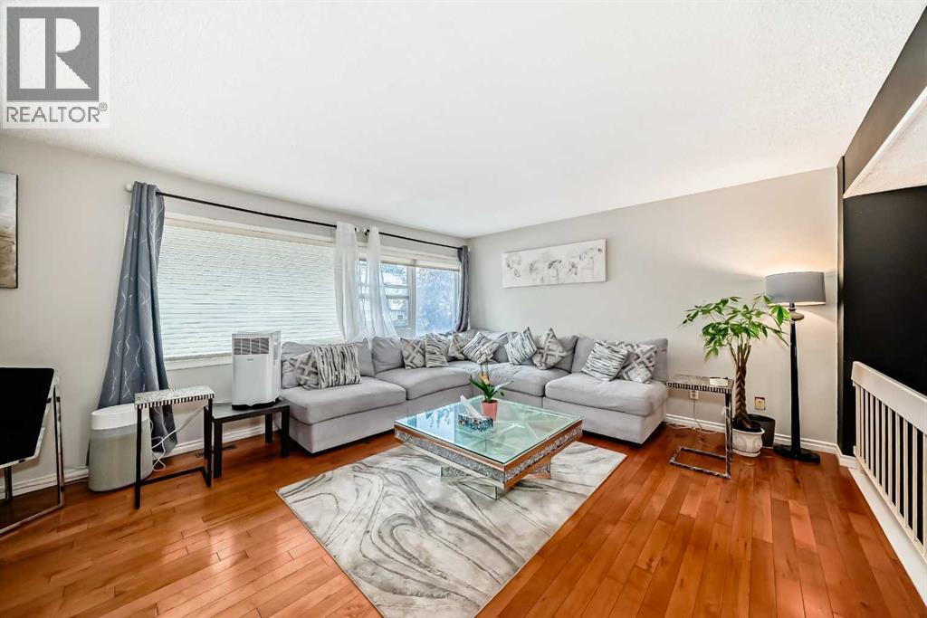 438 Brae Glen Crescent SW|Calgary, Alberta T2W1B6