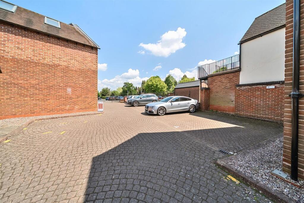 Additional image 11 of High Street, Knowle