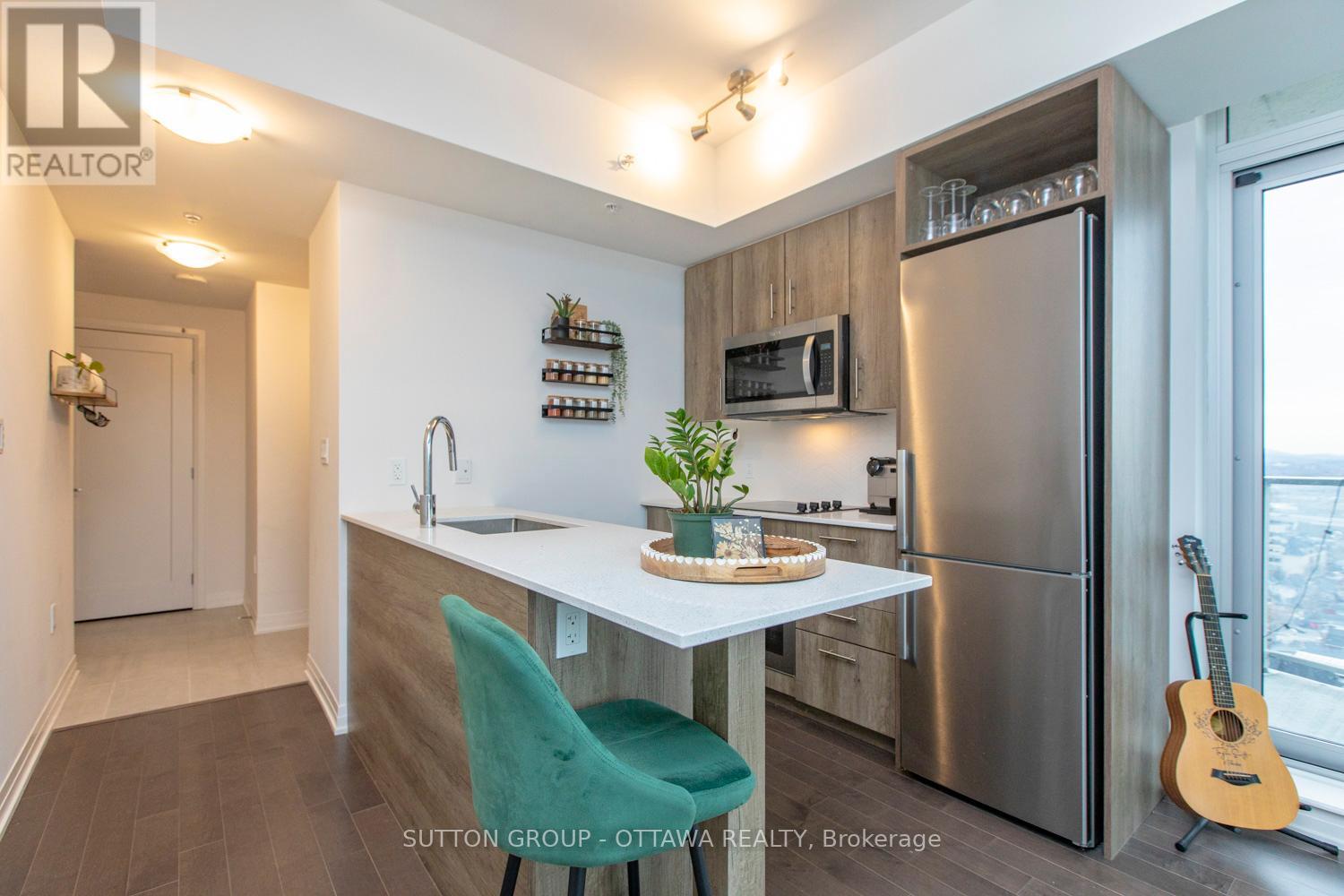 1601 - 805 CARLING AVENUE|Ottawa, Ontario K1S5W9