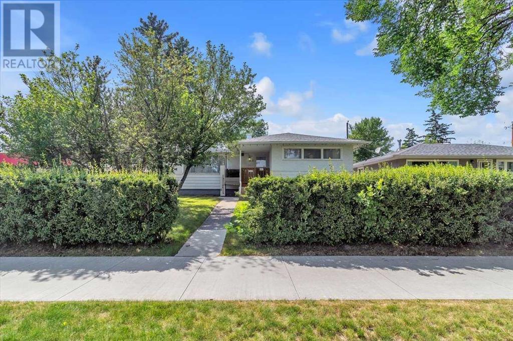 2619 37 Street SW|Calgary, Alberta T3E3B2