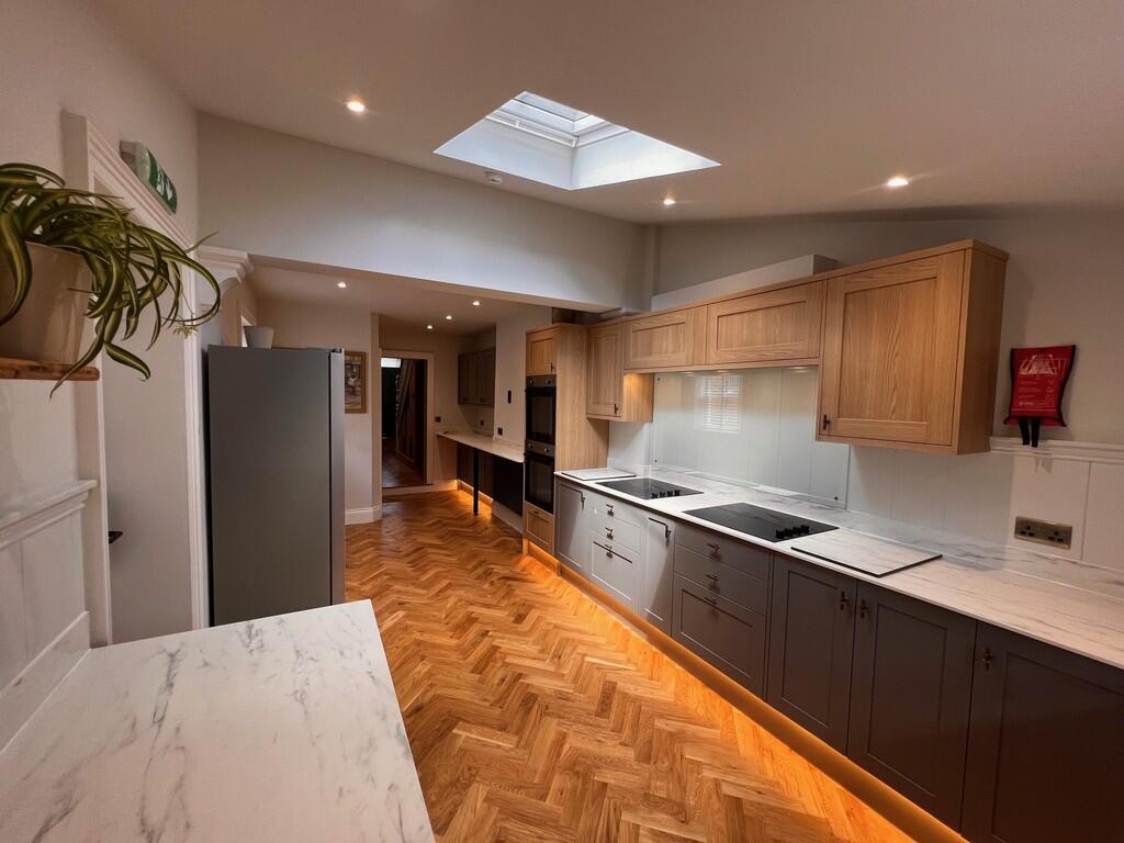 Additional image 25 of Hendford Hill