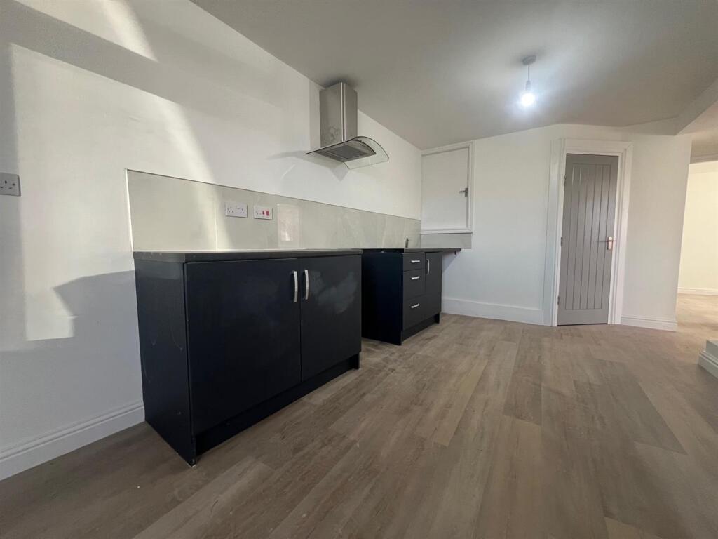 Additional image 8 of Eanam, Blackburn