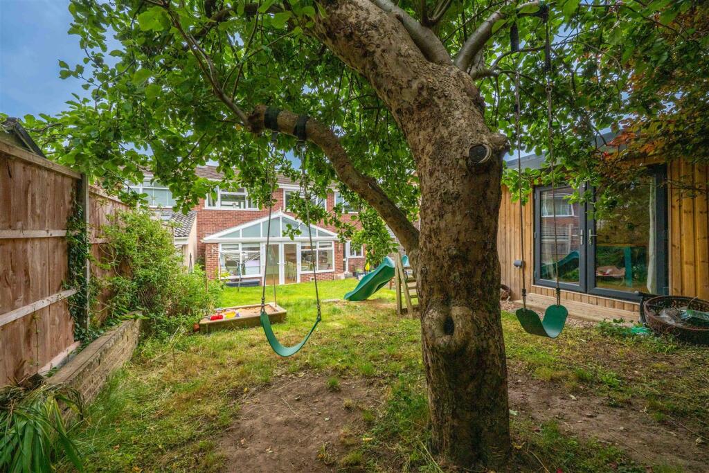 Additional image 11 of Brook End Close, Henley-In-Arden