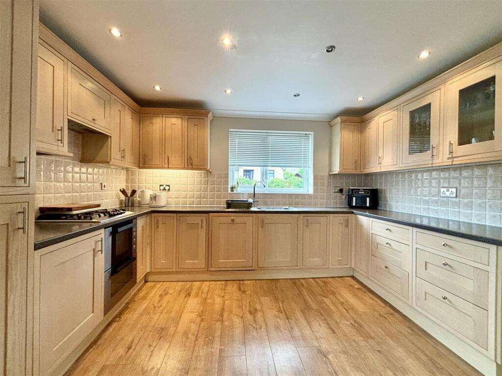 Additional image 7 of Long Lane, Queensbury, Bradford