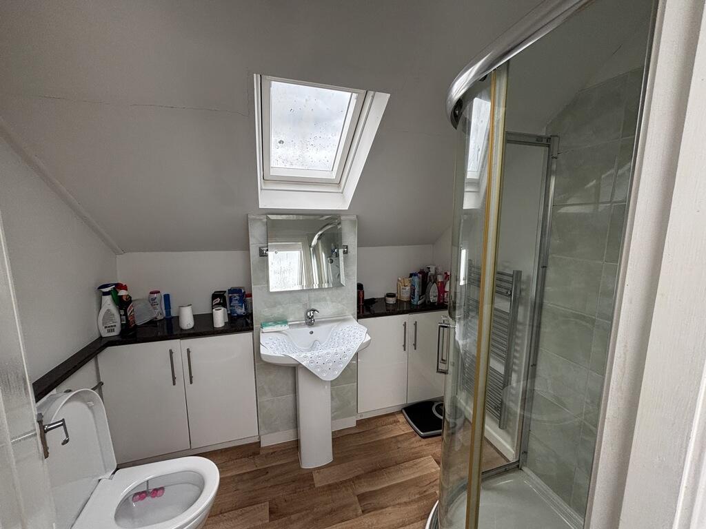 Additional image 6 of 10- 10d Farm Road, Street, BA16 0BJ